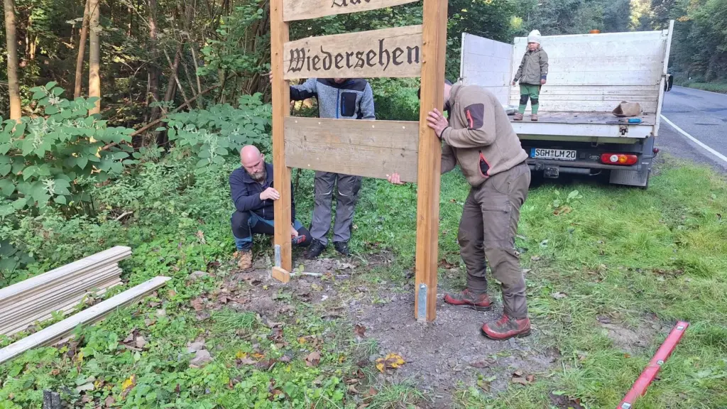 Wiederaufstellung des Ortsschildes