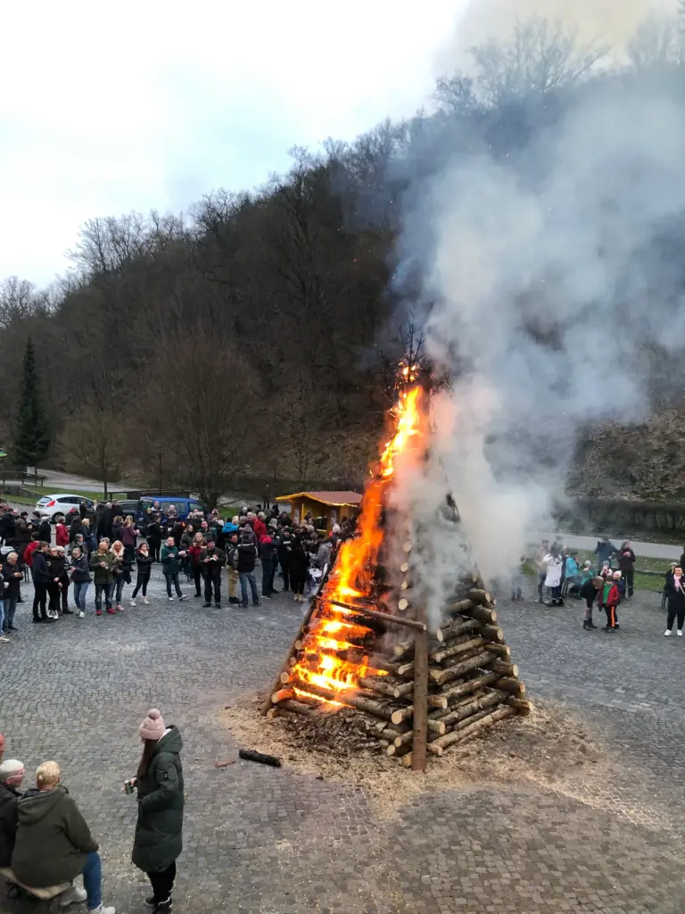 Osterfeuer 2023: Gemeinsam vorbereitet, gemeinsam gefeiert – Aufnahme 14